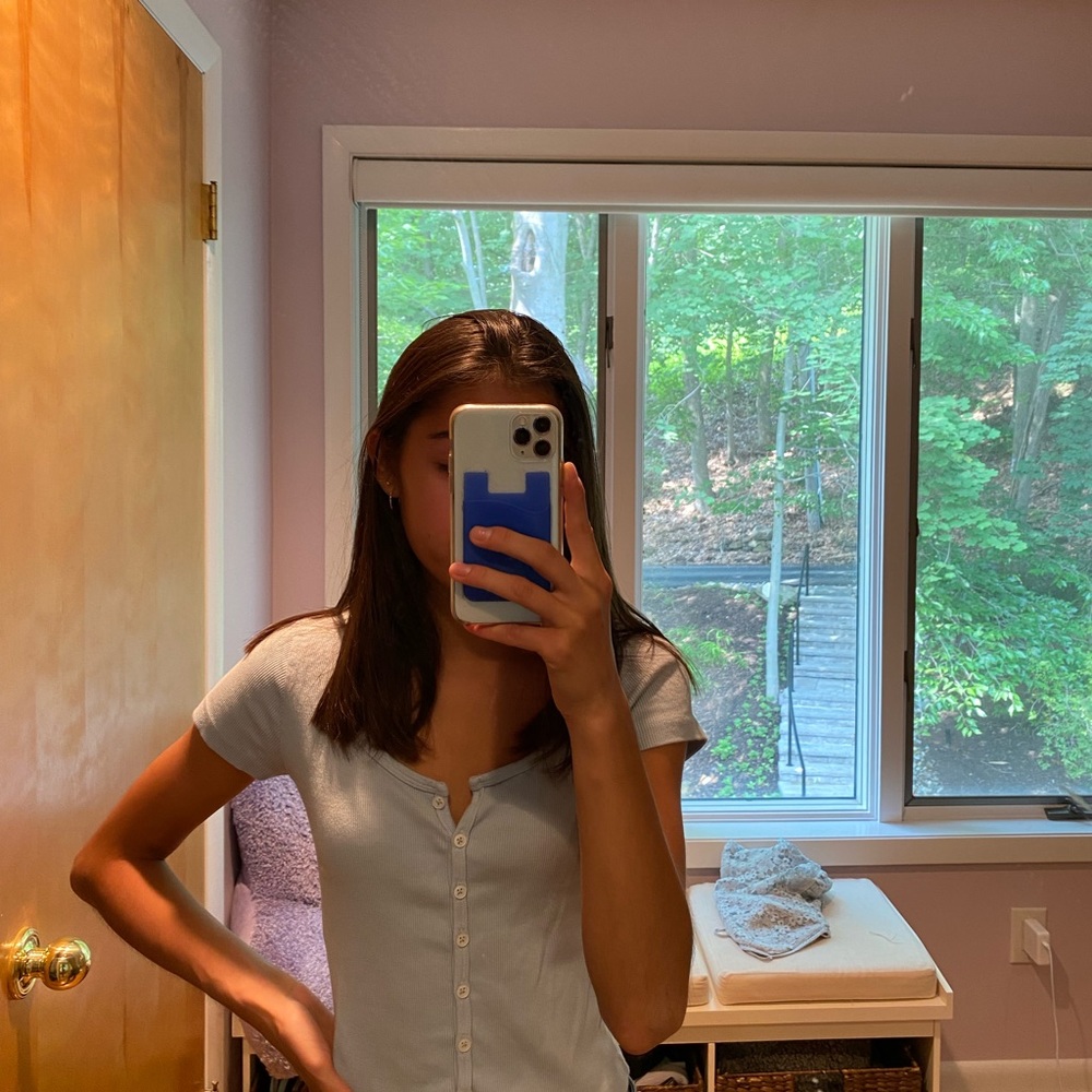 Brandy Melville Short Sleeve Top